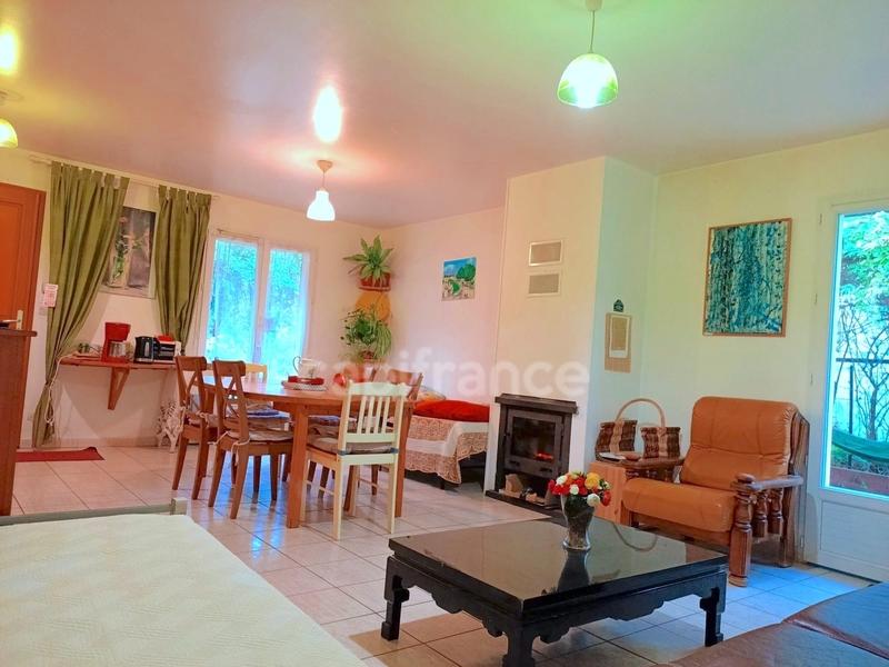 Maison - 90 m² - 5 pièces