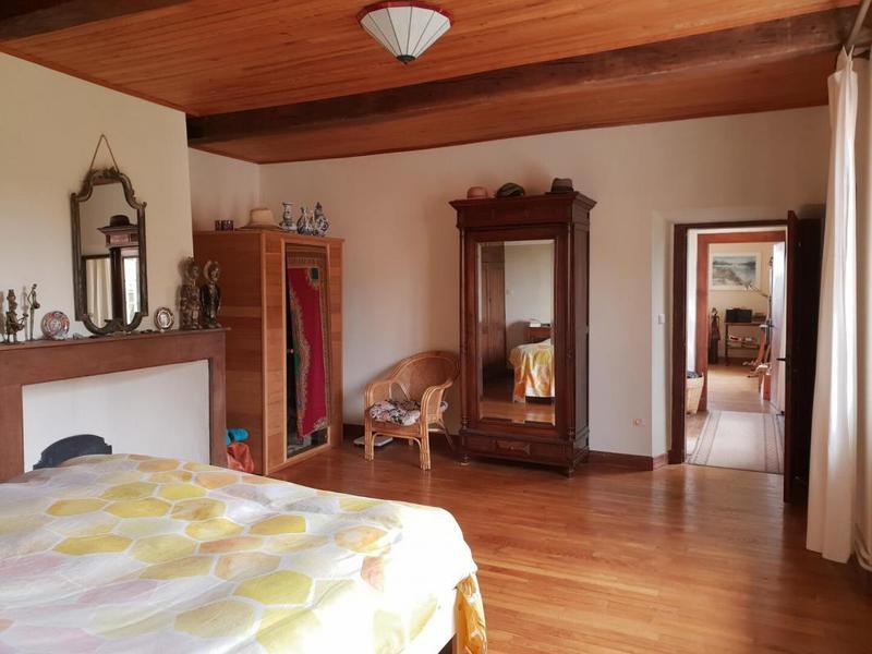 Propriété - 266 m² - 9 pièces