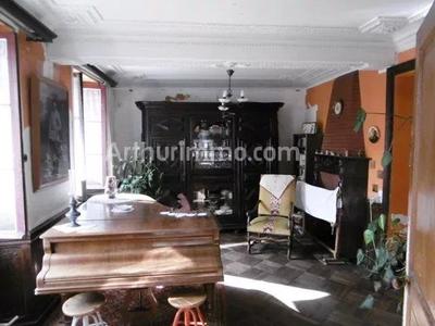 Maison - 270 m² - 12 pièces