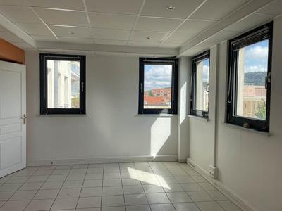 Bureau - 98 m² - 5 pièces