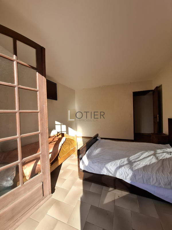 Maison - 220 m² - 7 pièces