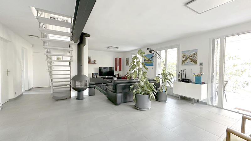 Maison - 185 m² - 7 pièces