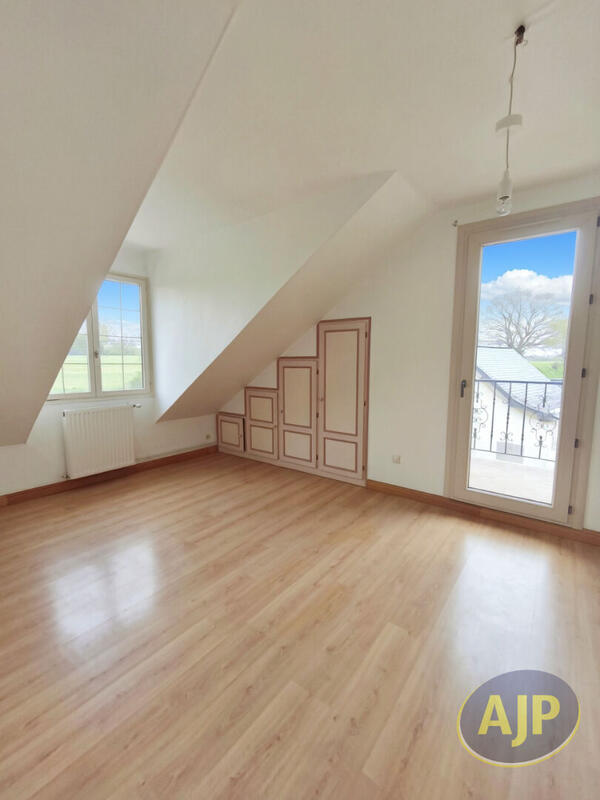 Maison - 156 m² - 6 pièces