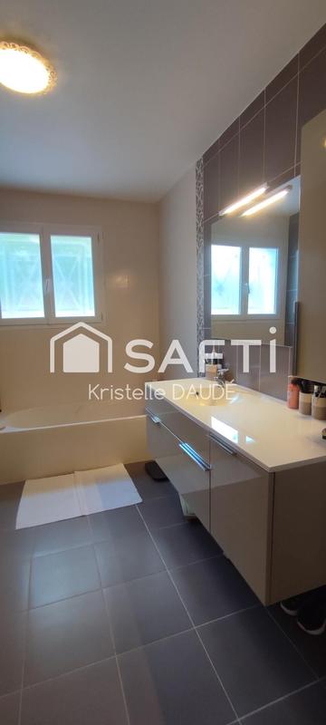 Villa - 220 m² - 6 pièces