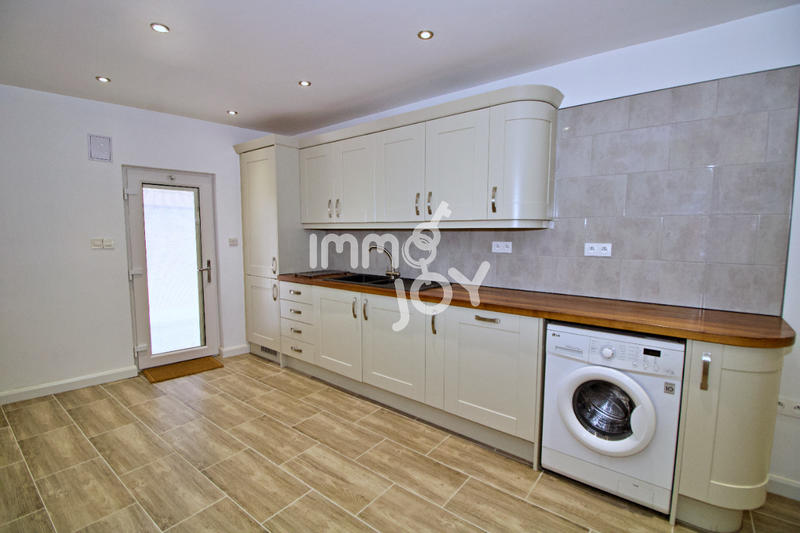 Maison - 229 m² - 7 pièces