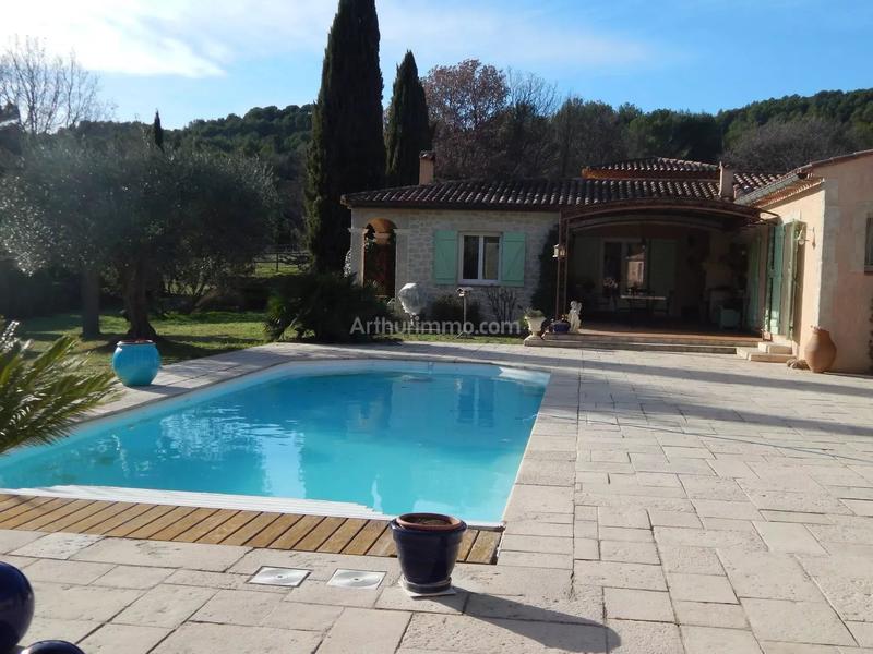 Maison - 315 m² - 11 pièces