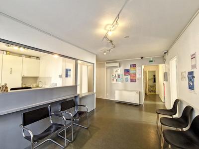 Local d'activités - 82 m² - 6 pièces