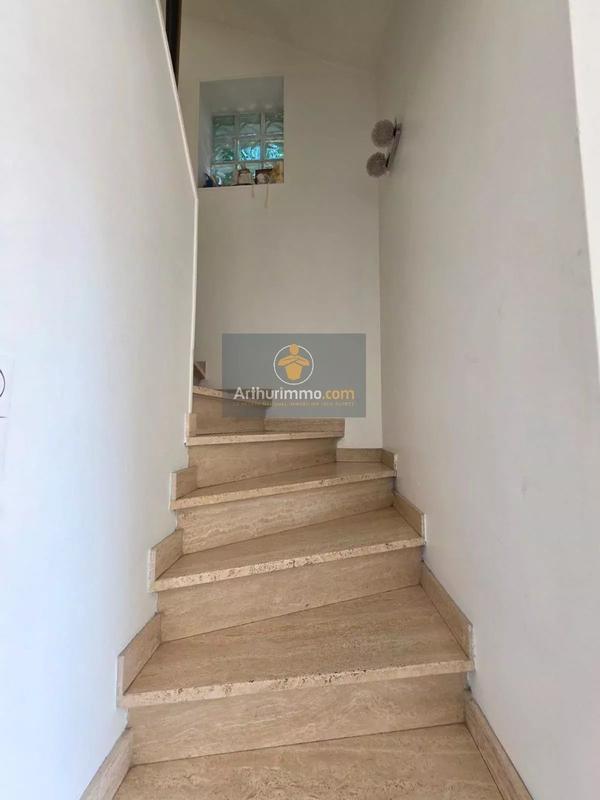 Maison - 180 m² - 6 pièces