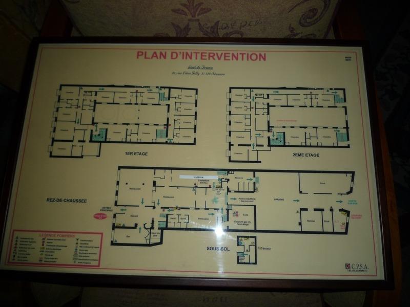 Propriété - 1 200 m² - 50 pièces