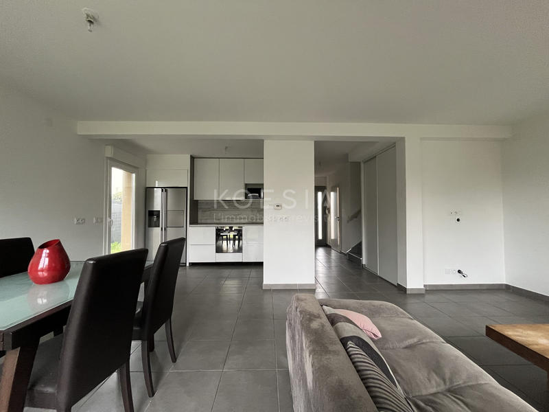 Maison - 92 m² - 4 pièces