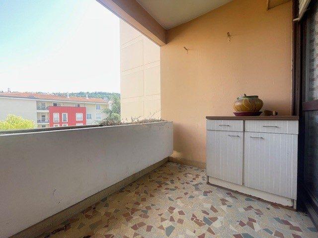Appartement - 85 m² - 6 pièces
