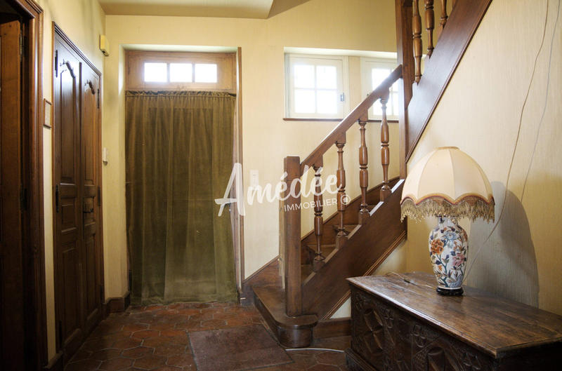 Maison traditionnelle - 210 m² - 7 pièces