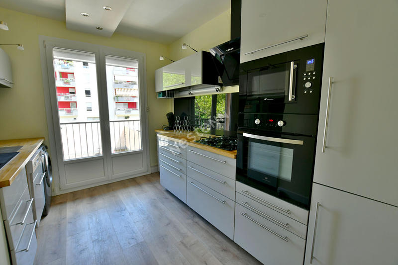 Appartement - 88 m² - 4 pièces