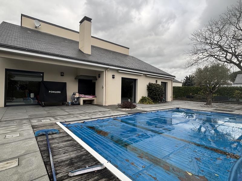 Maison traditionnelle - 225 m² - 7 pièces