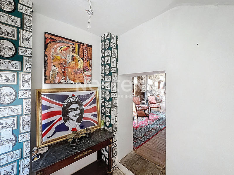 Maison - 280 m² - 6 pièces