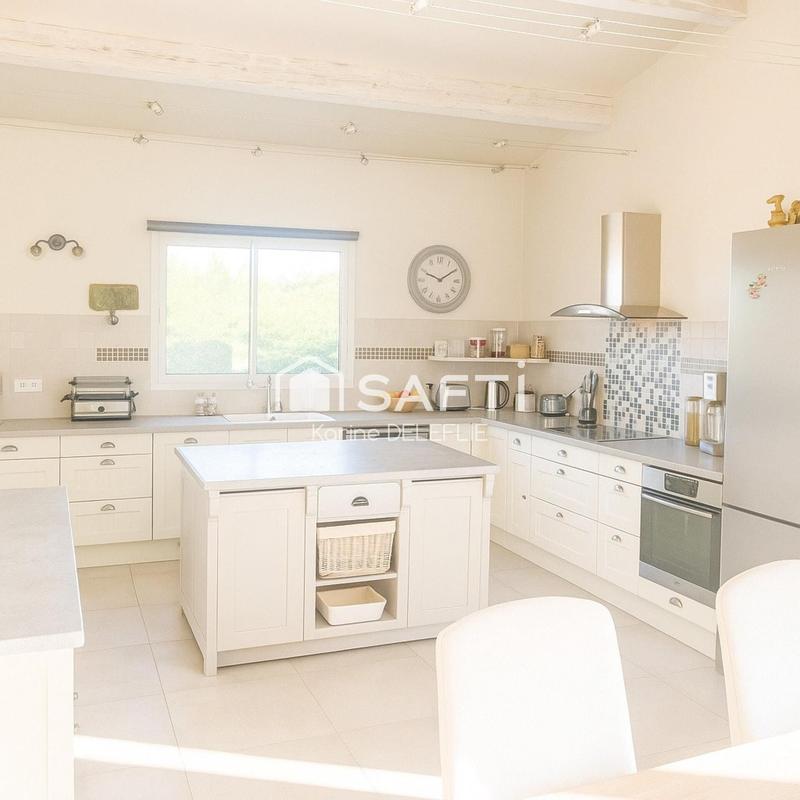 Maison - 257 m² - 7 pièces