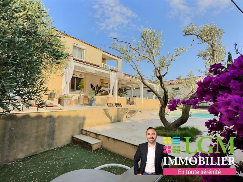 Villa - 245 m² - 7 pièces