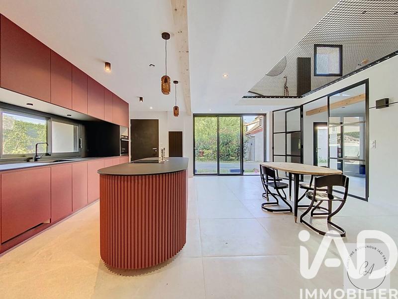 Maison - 140 m² - 6 pièces