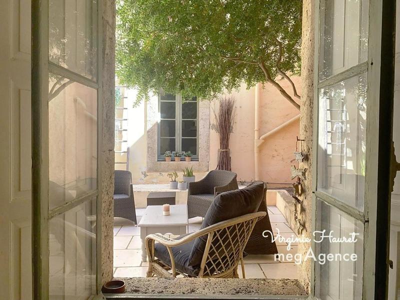 Maison - 270 m² - 10 pièces