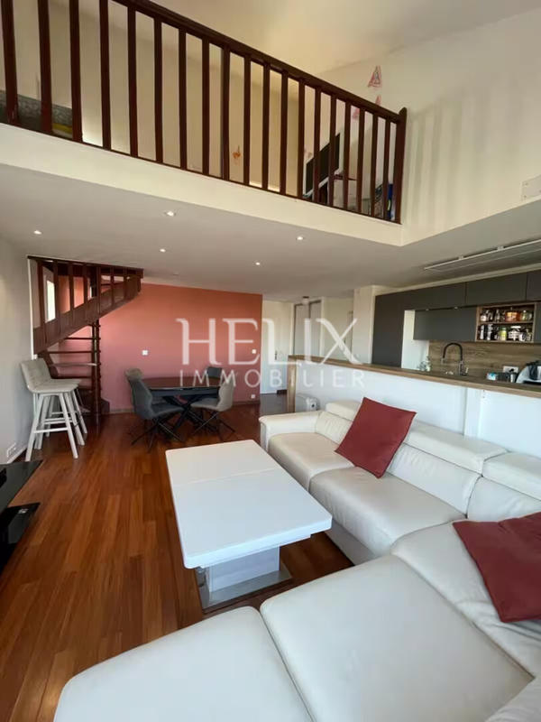 Appartement - 101 m² - 4 pièces