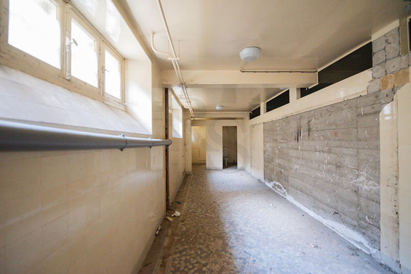 Local commercial - 244 m² - 2 pièces