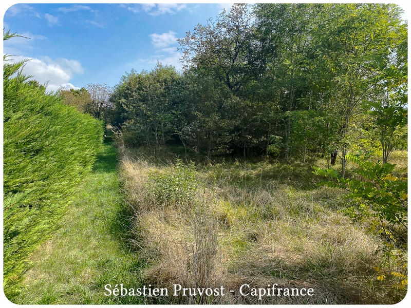 Terrain constructible - 1 700 m²