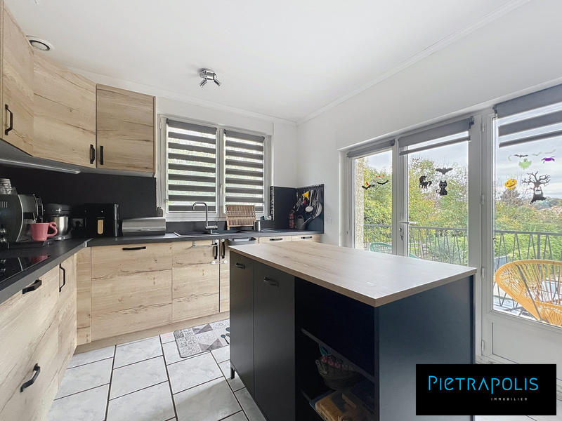 Maison - 193 m² - 6 pièces