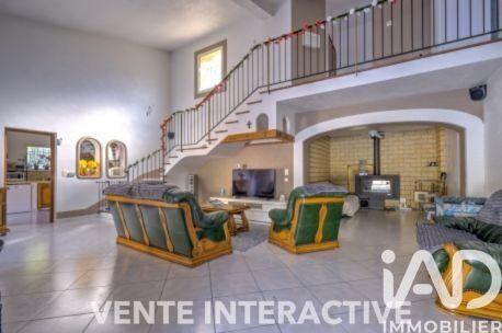 Maison - 240 m² - 5 pièces