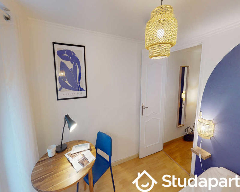 Chambre - 70 m² - 1 pièce