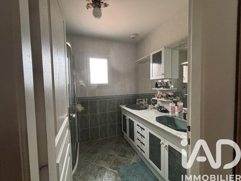 Maison - 180 m² - 8 pièces