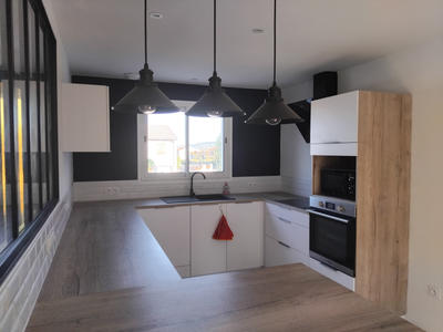 Maison - 90 m² - 4 pièces