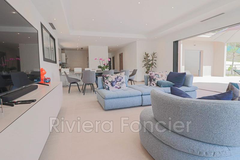 Maison - 240 m² - 5 pièces