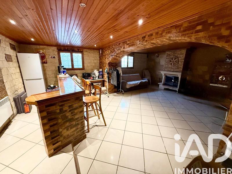 Maison - 227 m² - 9 pièces