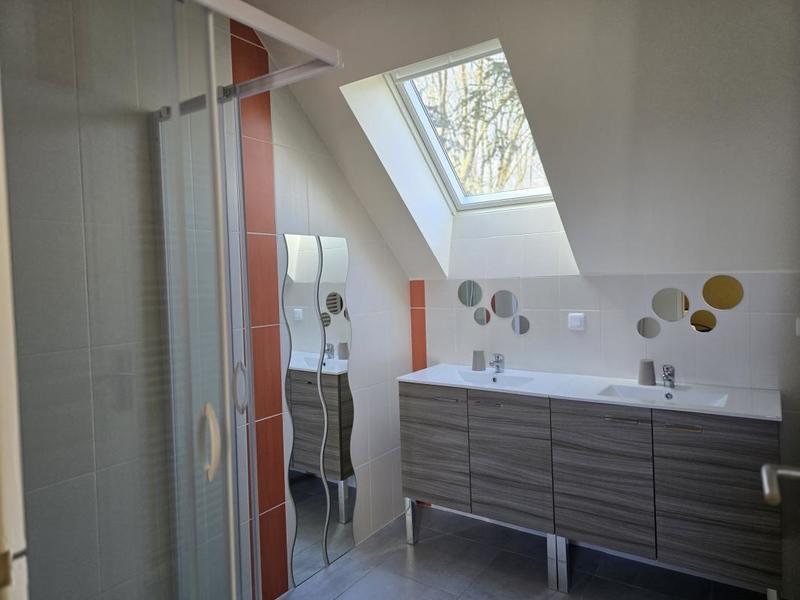 Maison - 246 m² - 9 pièces