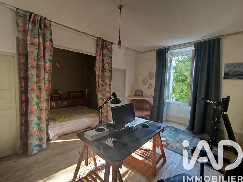 Maison - 270 m² - 5 pièces