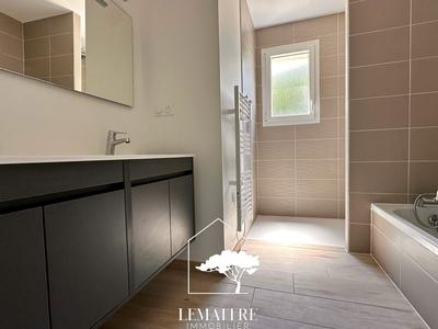 Maison - 136 m² - 5 pièces