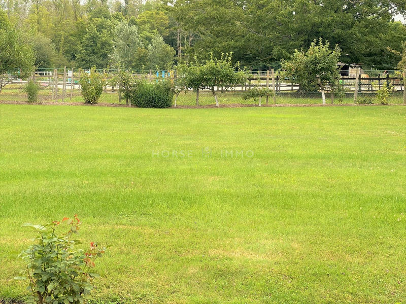 Maison - 240 m² - 6 pièces