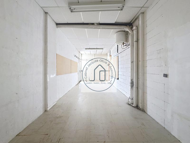 Local commercial - 164 m² - 9 pièces