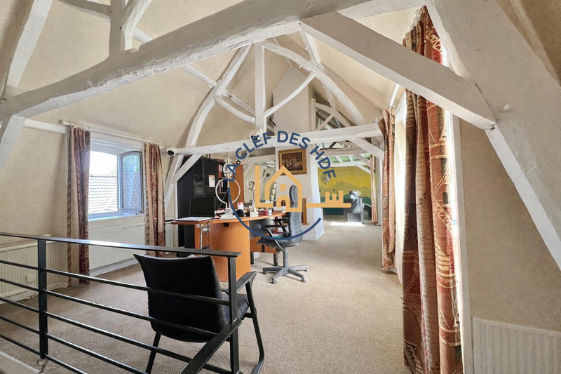 Maison - 212 m² - 5 pièces