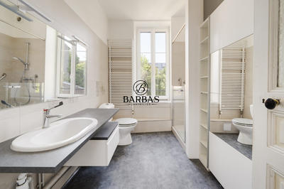 Maison - 220 m² - 12 pièces