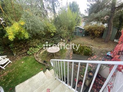 Pavillon - 130 m² - 6 pièces