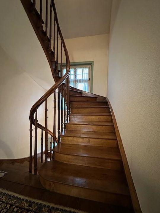 Demeure - 190 m² - 8 pièces