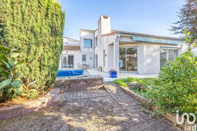 Maison - 205 m² - 6 pièces