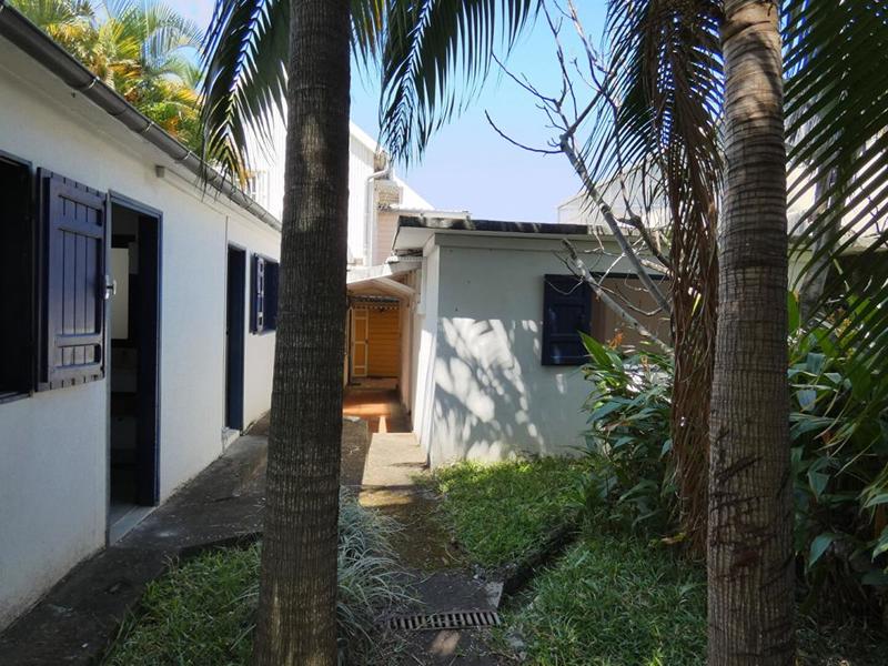 Maison - 280 m² - 9 pièces