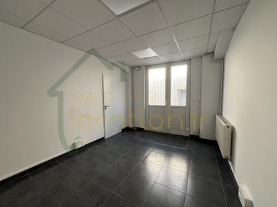 Local commercial - 17 m² - 1 pièce