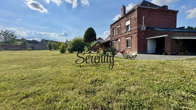 Maison - 180 m² - 8 pièces