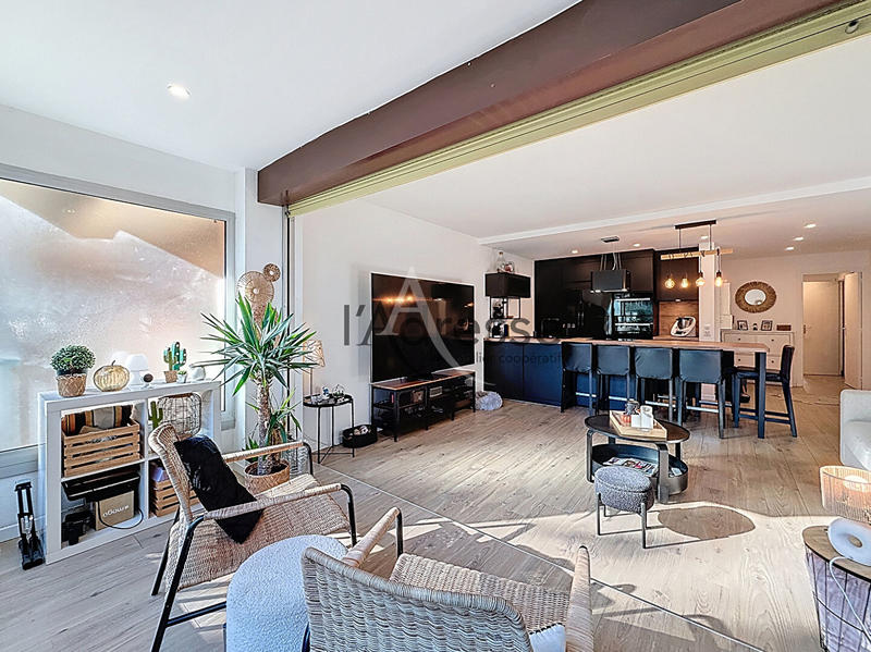 Appartement - 93 m² - 5 pièces