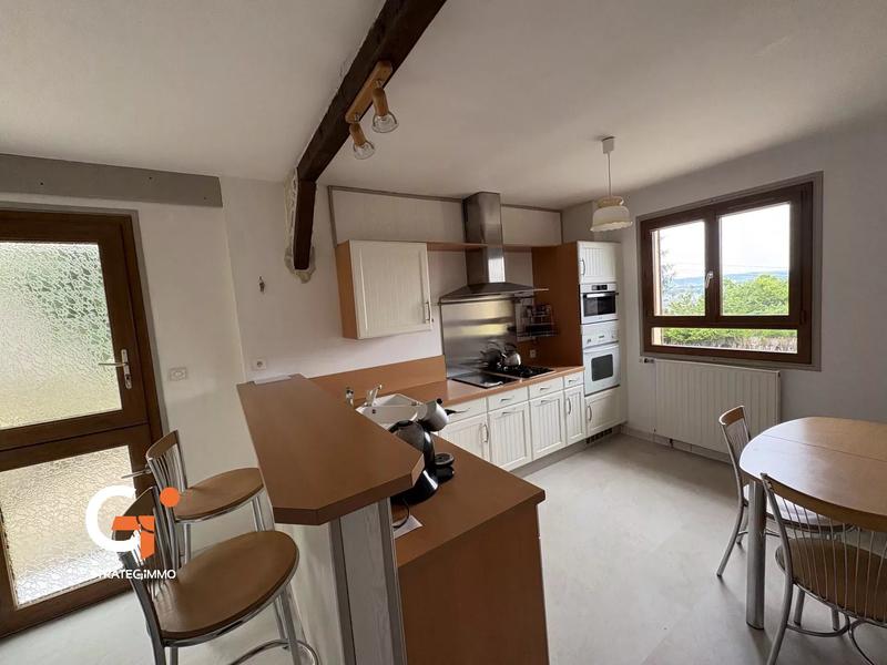 Maison - 206 m² - 7 pièces