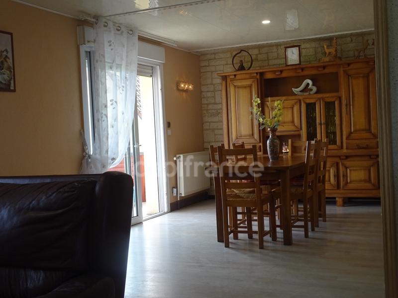 Maison - 222 m² - 8 pièces