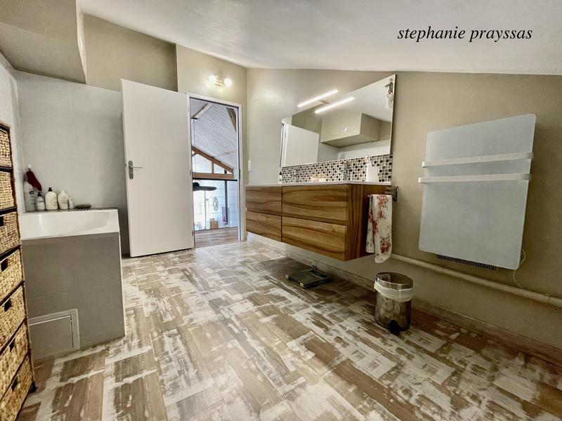 Maison - 200 m² - 6 pièces